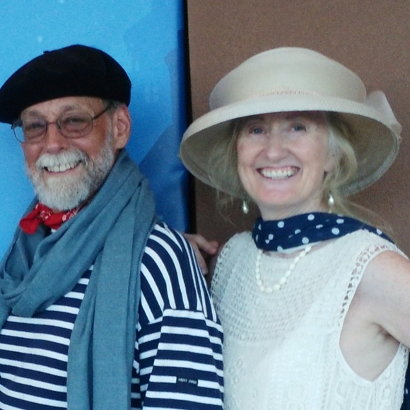 Meet your Posher, Jennifer - Picture 1 of 2